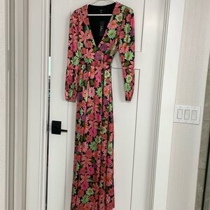 *NWT* Lulus floral maxi dress